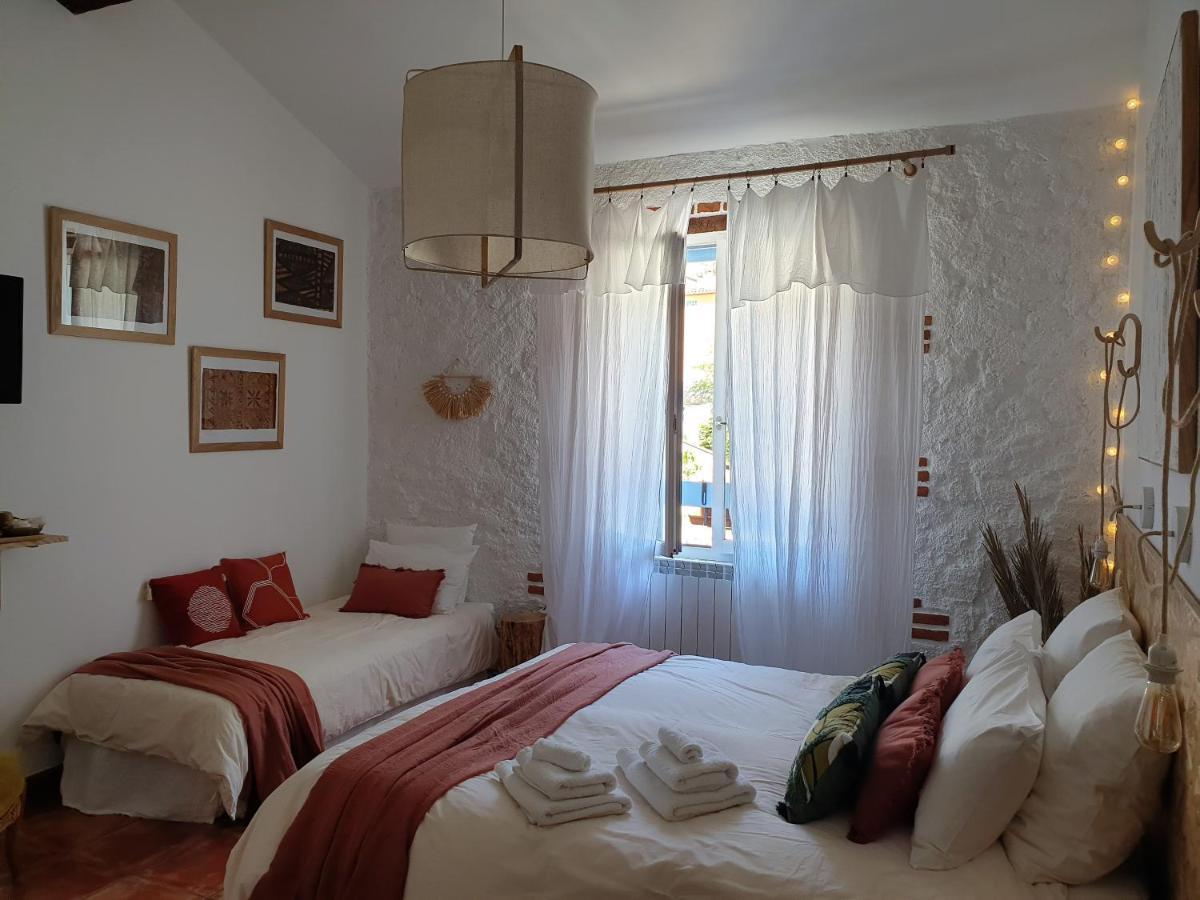 Chambres D'Hotes Et Gites- L'Abri Sous Roche Tautavel Dış mekan fotoğraf