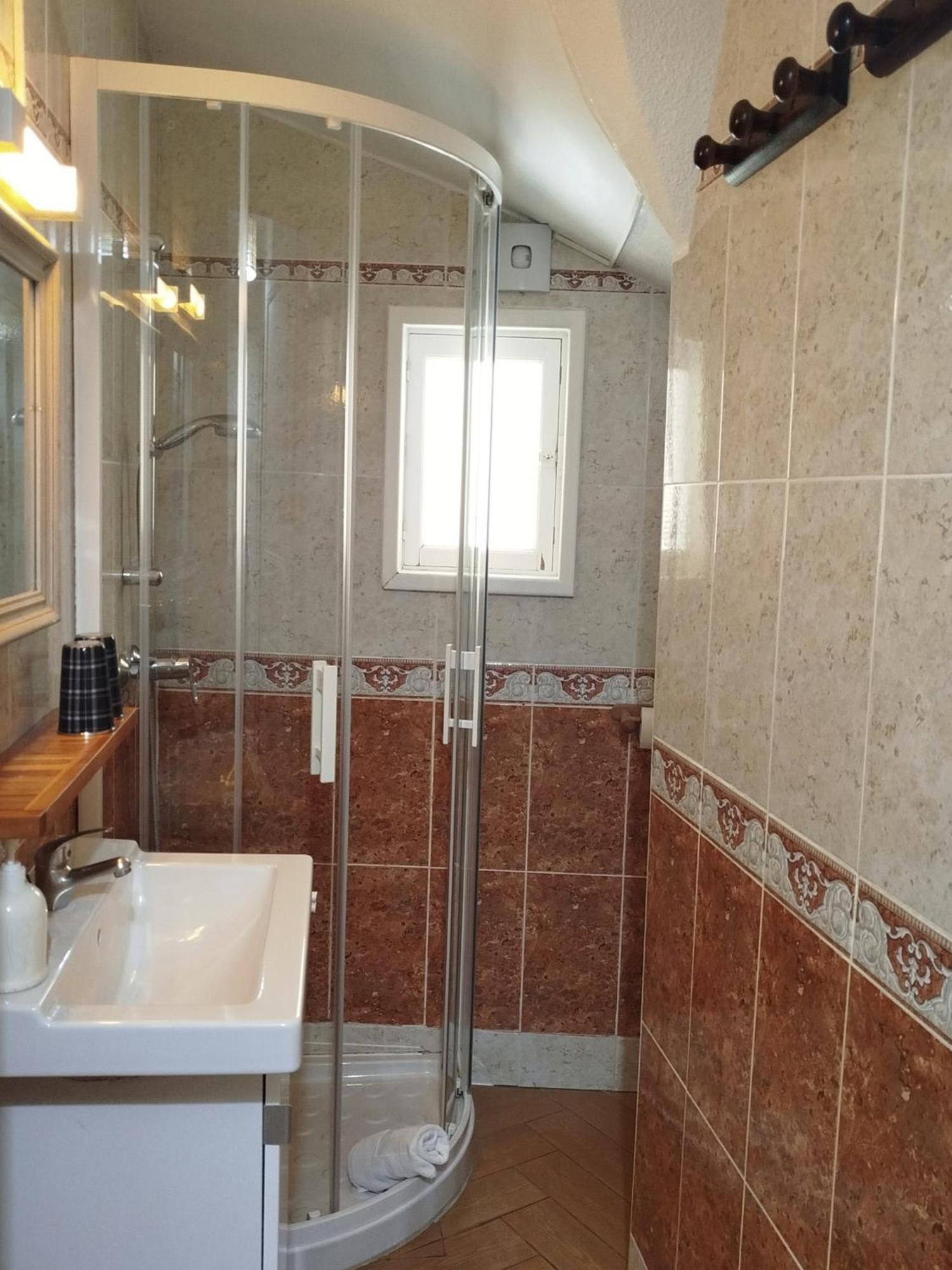 Chambres D'Hotes Et Gites- L'Abri Sous Roche Tautavel Dış mekan fotoğraf